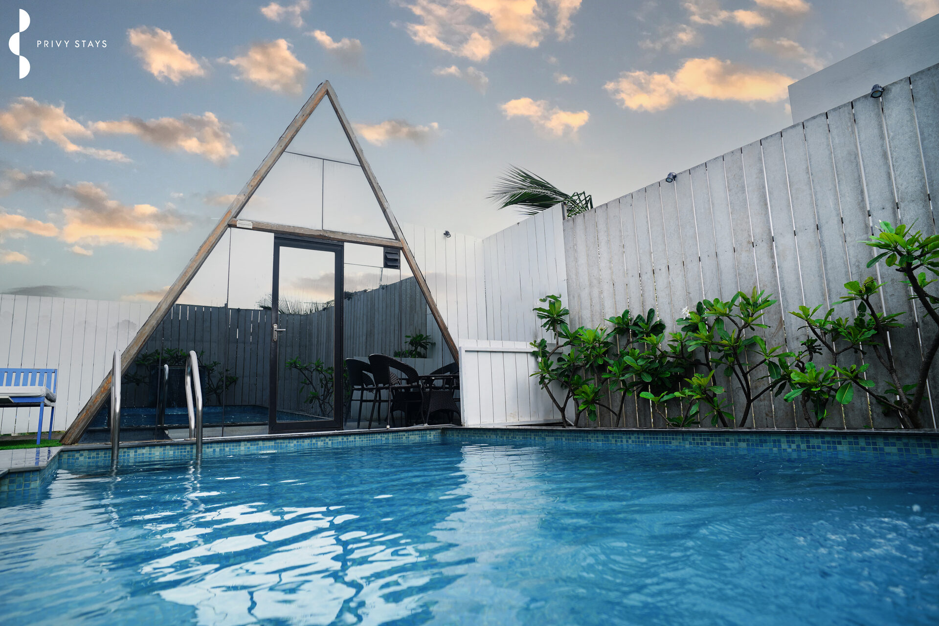 Rooftop Private Cabin