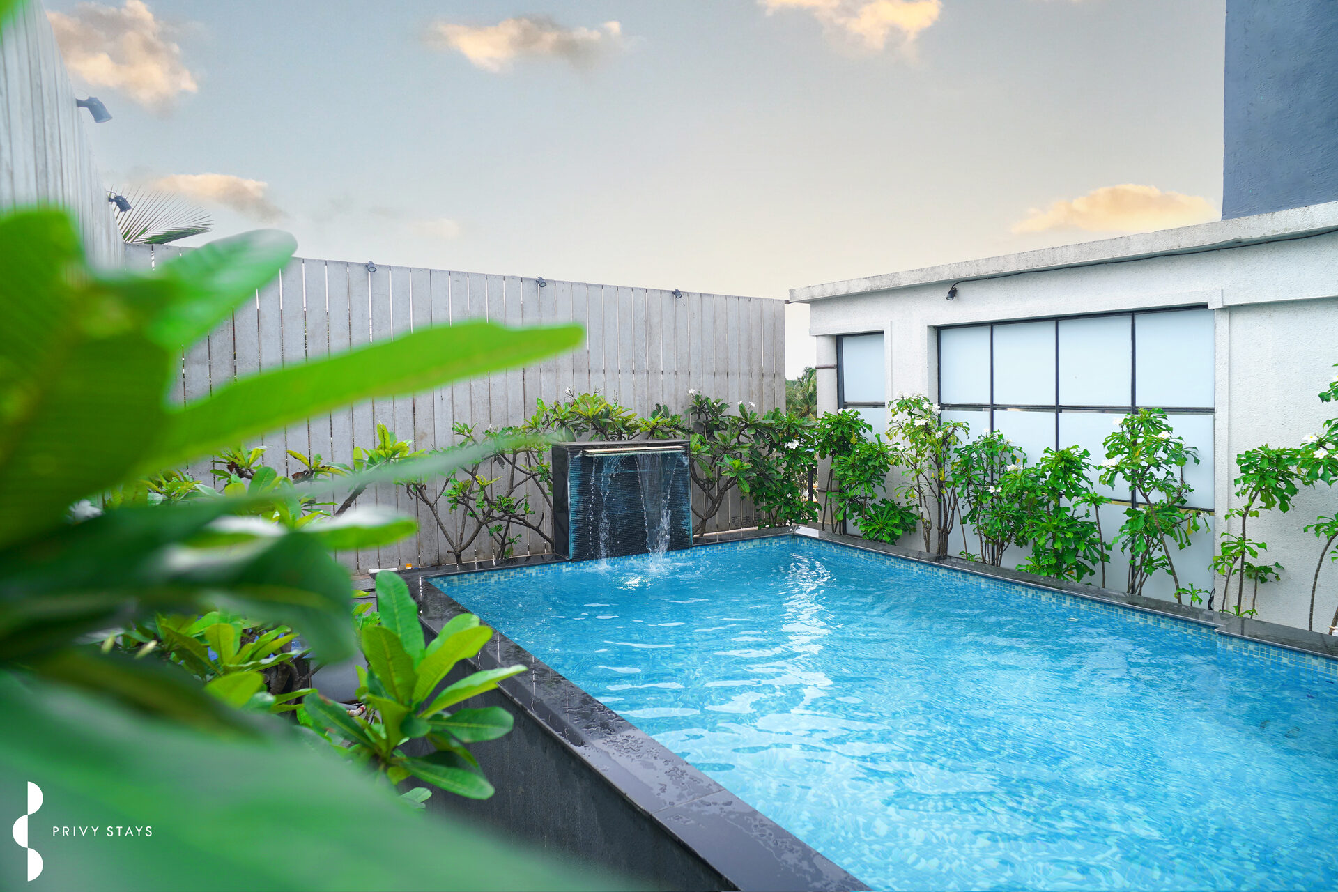 Rooftop Private Cabin 8