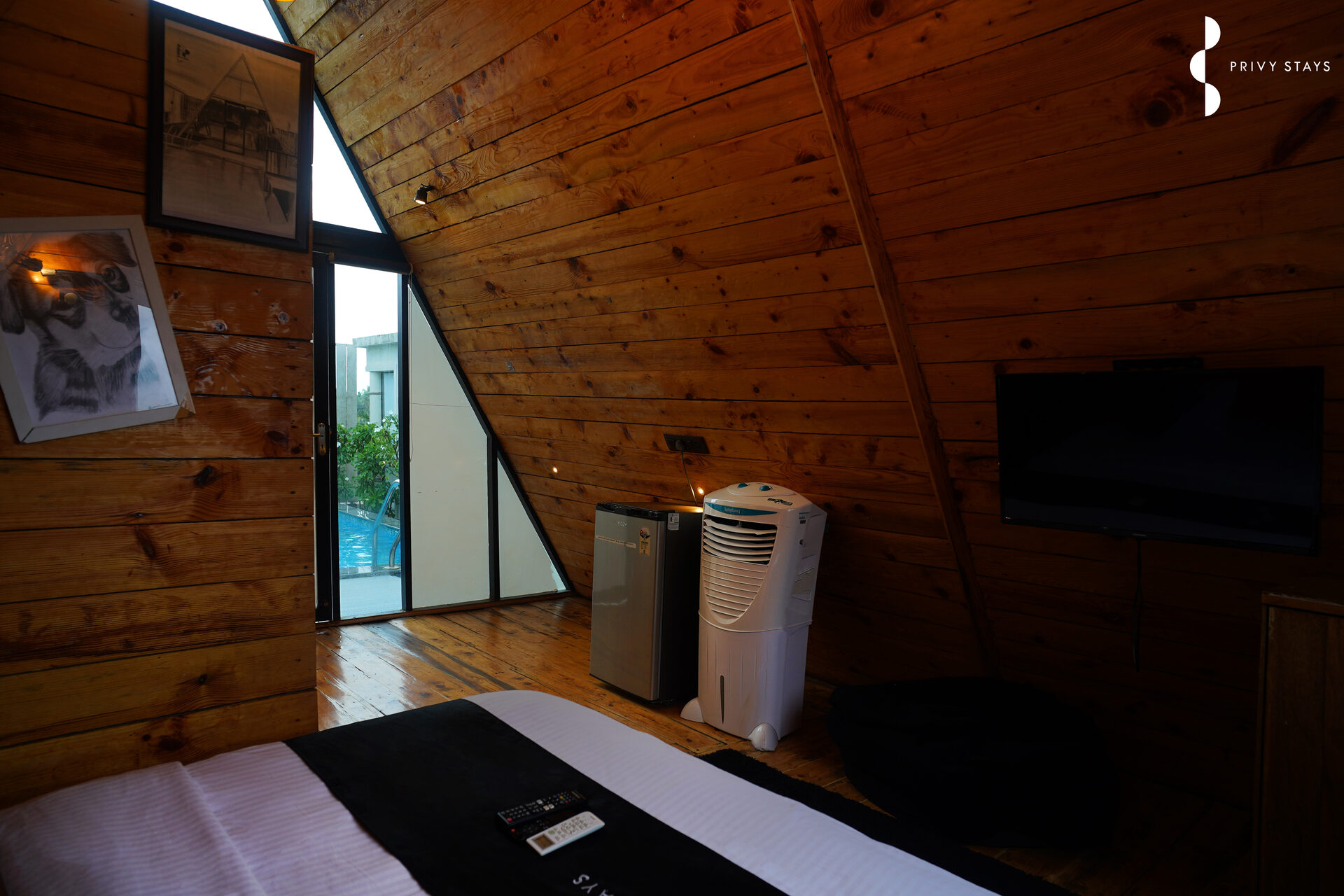 Rooftop Private Cabin 10